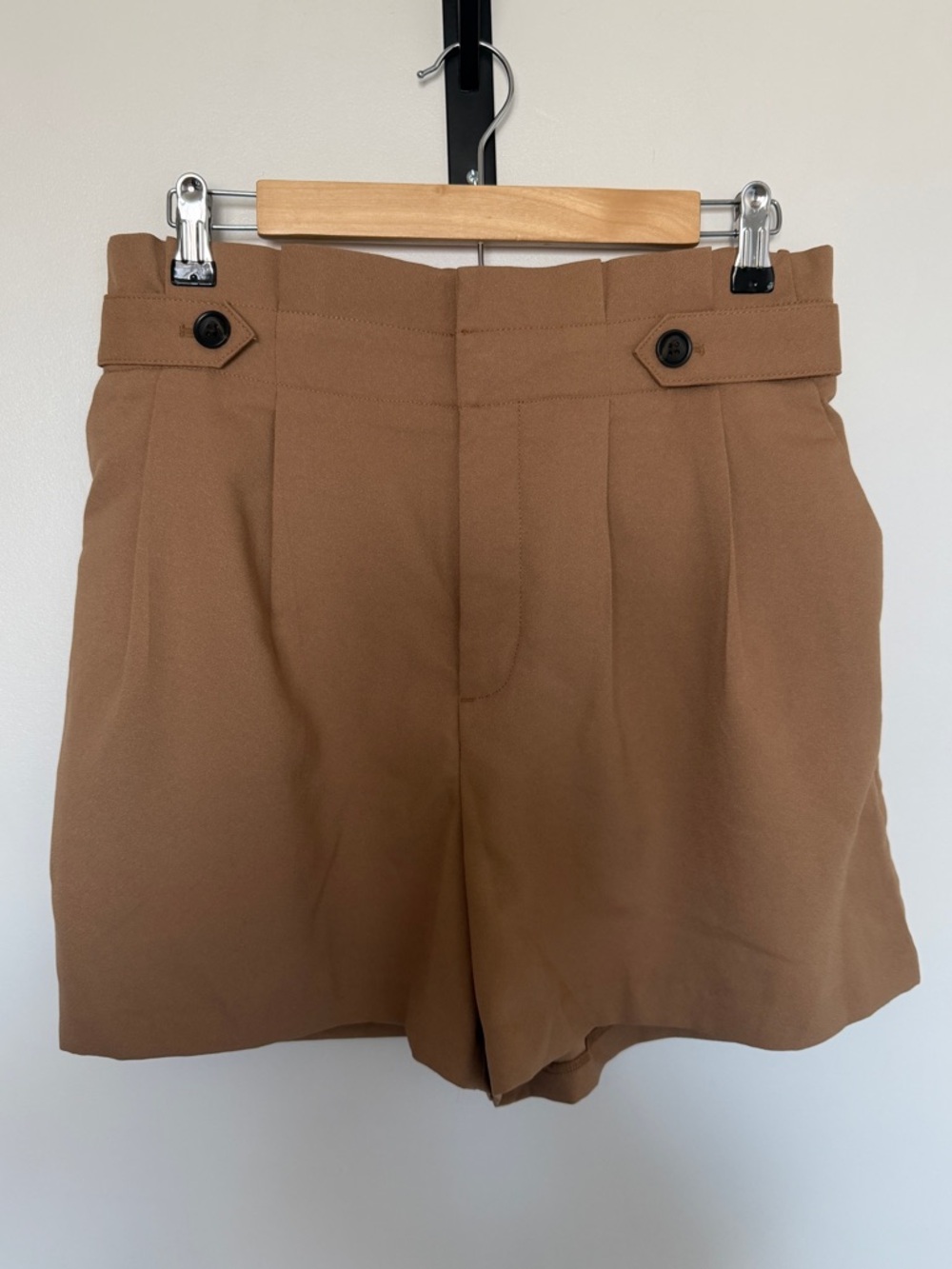 Banana Republic High-Waist Tailored Shorts in Camel